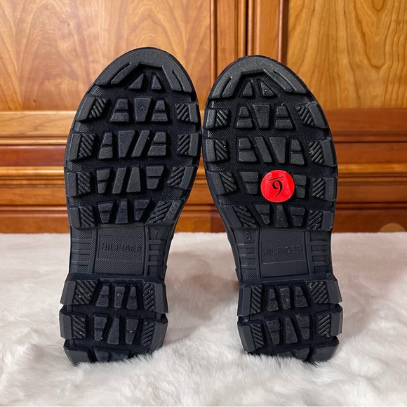 NWOB Tommy Hilfiger Boots Size 7 M Chaney Designer Logo Shoe Boot Design - Picture 10 of 10